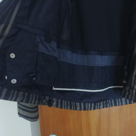 Holden ski/snowboard jacket - Picture 4 of 12